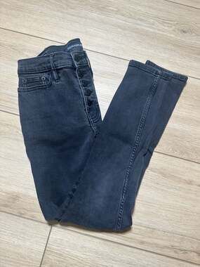 Calvin Klein Jeans High Rise Skinny Button Fly Jeans Size 26